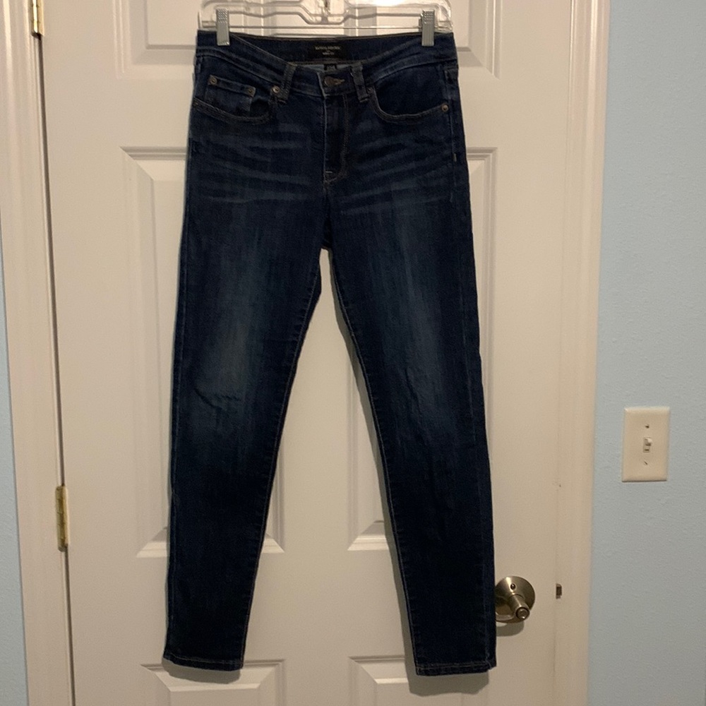 Banana Republic skinny fit dark wash sz 4 denim jeans. Excellent condition.